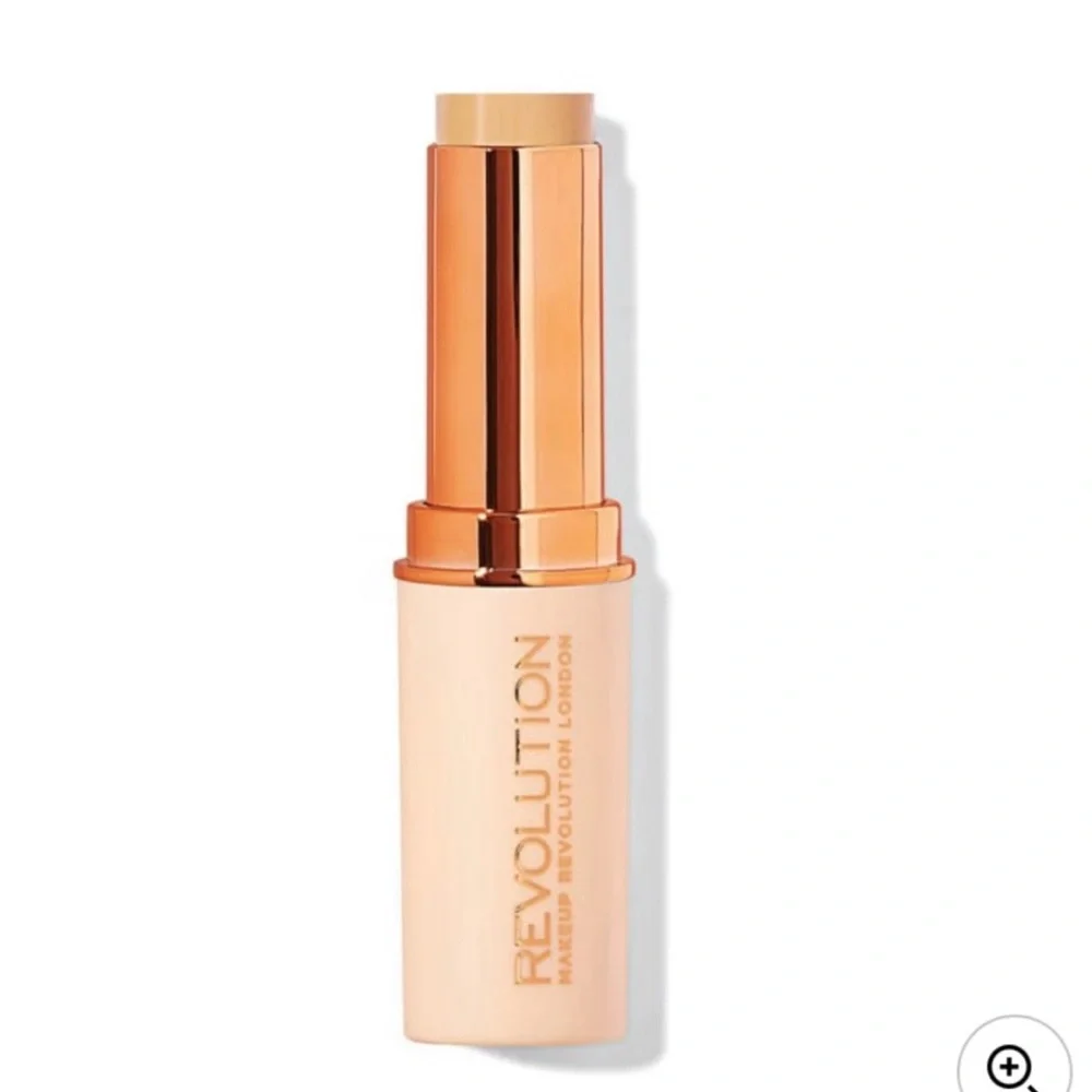 REVOLUTION FAST STICK BASE FOUNDATION NEW and‎ Sealed